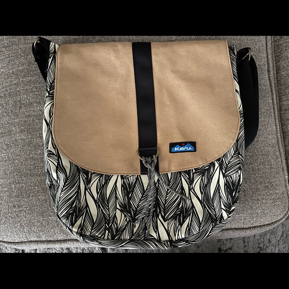 Like new Kavu Wayfare Bag